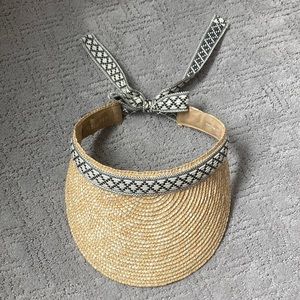 Lyric Gigi Pip - sun visor